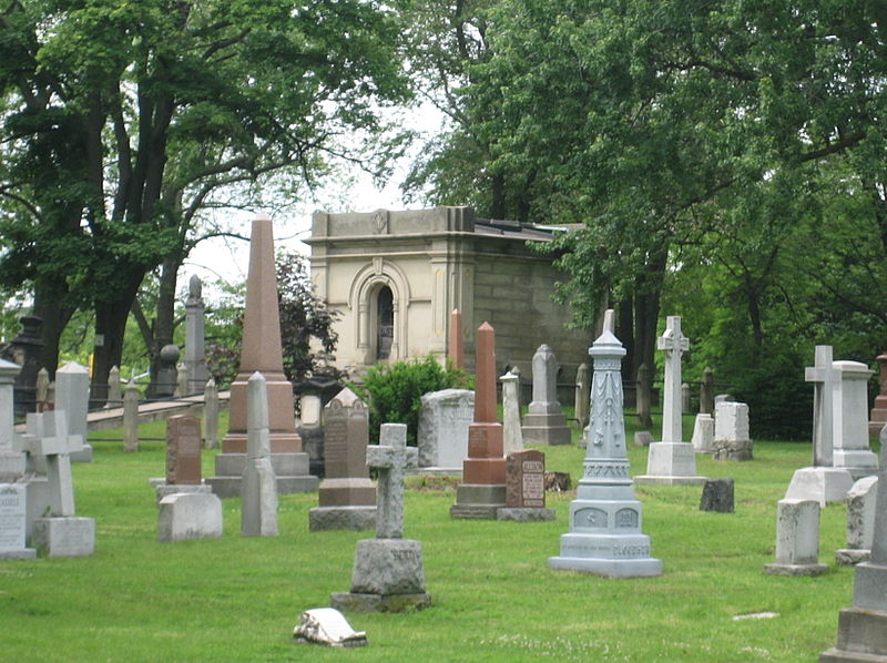 800px-St_James_Cemetery